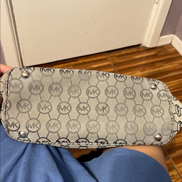 Michael Kors Monogram Gray Tote - Picture 4 of 4
